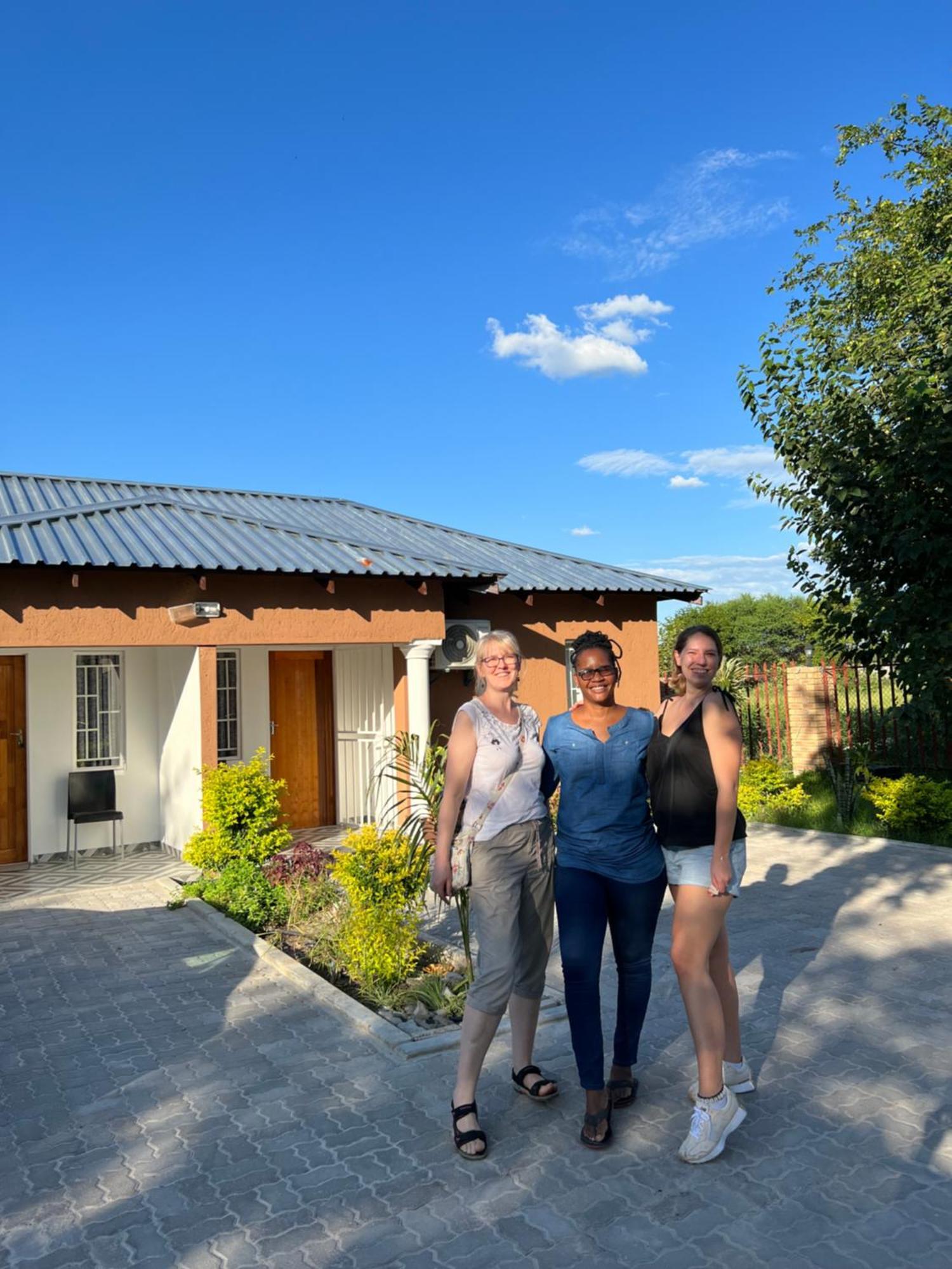 Jayla Homestay Маун Екстериор снимка